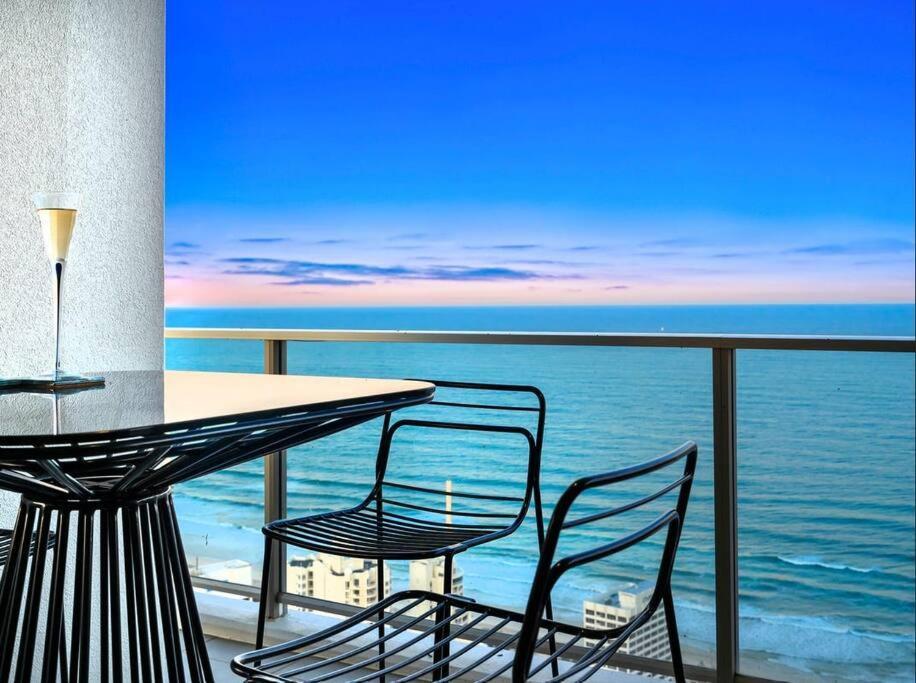 Exclusive Circle On Cavil Sub-Penthouse Luxury Apt - Hosted By Coastal Letting Guldkusten Exteriör bild