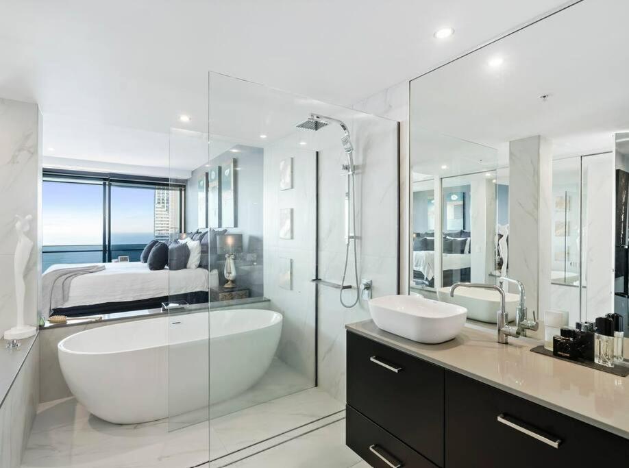Exclusive Circle On Cavil Sub-Penthouse Luxury Apt - Hosted By Coastal Letting Guldkusten Exteriör bild